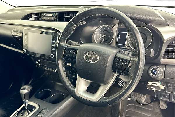 2021 Toyota HILUX SR5 (4x4) GUN126R FACELIFT 4X4