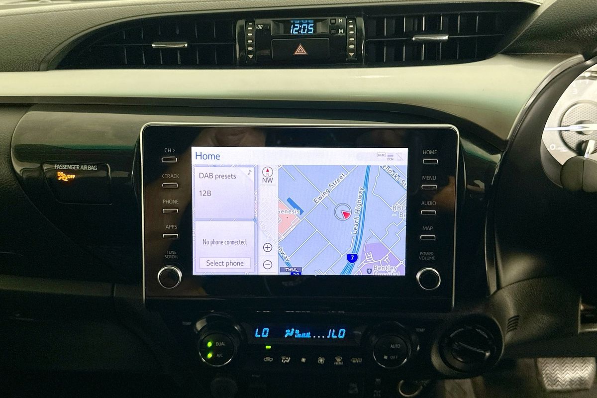 2021 Toyota HILUX SR5 (4x4) GUN126R FACELIFT 4X4