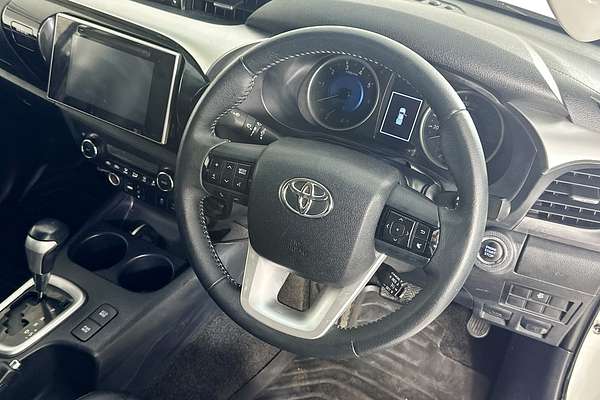 2017 Toyota HILUX SR5 (4x4) GUN126R 4X4