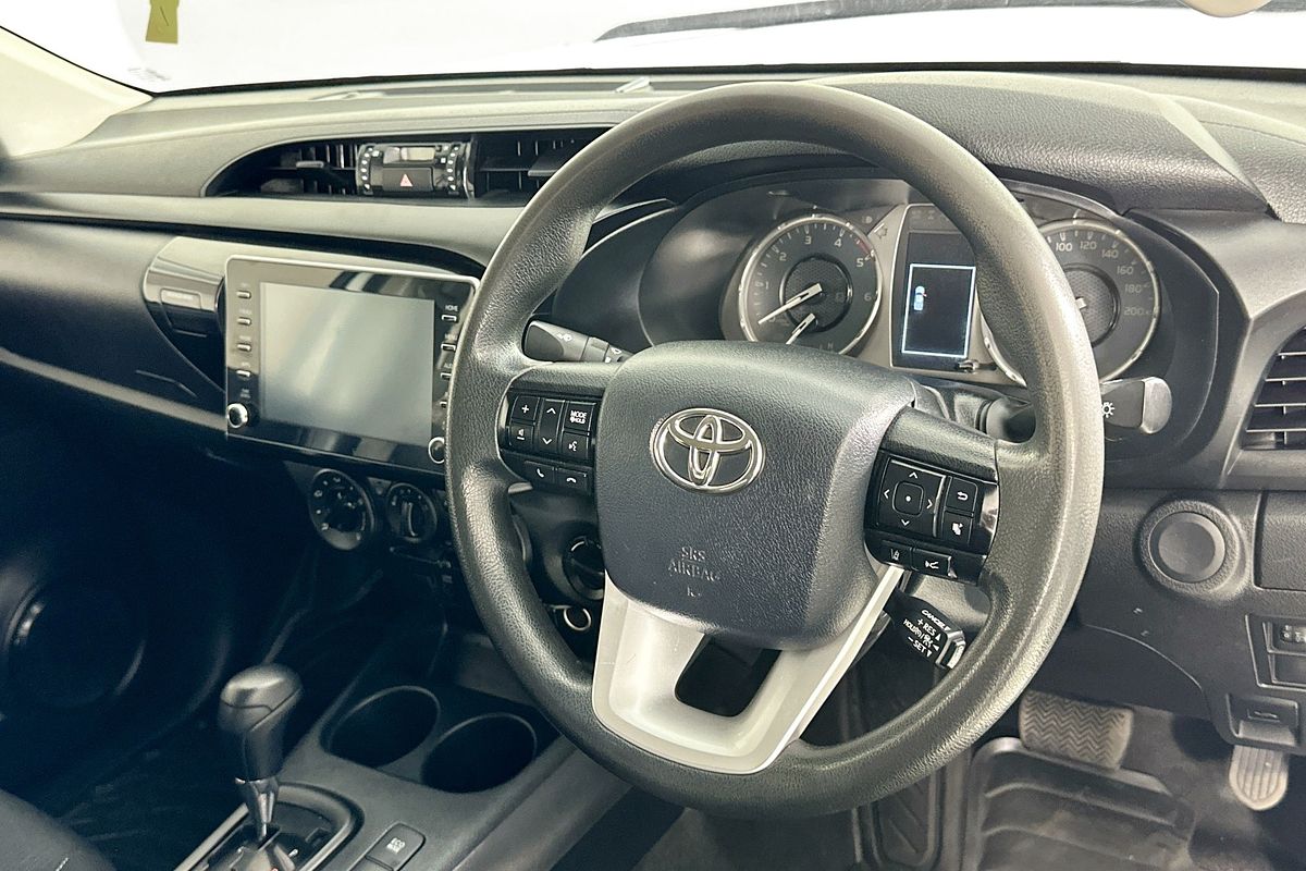 2021 Toyota HILUX SR (4x4) GUN126R FACELIFT 4X4