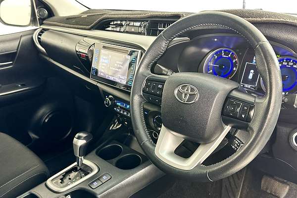 2017 Toyota HILUX SR5 (4x4) GUN126R 4X4