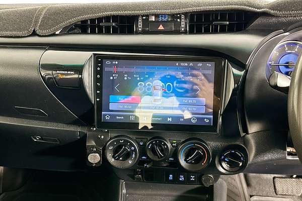 2019 Toyota HILUX SR (4x4) GUN126R MY19 4X4