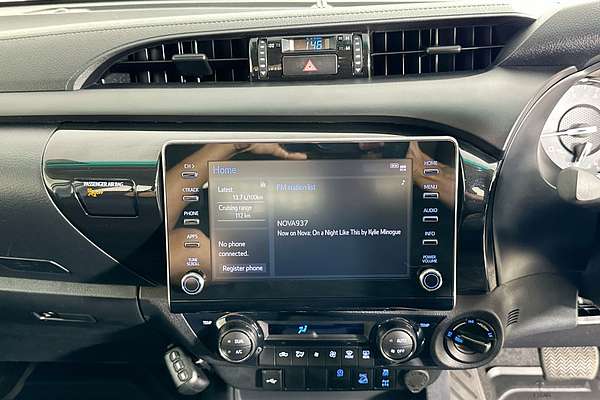 2024 Toyota HILUX SR 48V (4x4) GUN126R 4X4