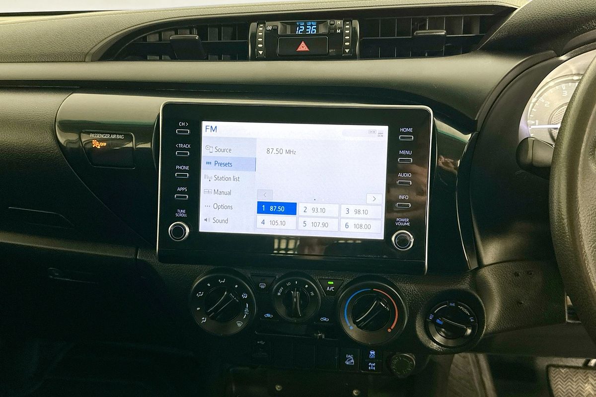 2022 Toyota HILUX SR (4x4) GUN126R 4X4