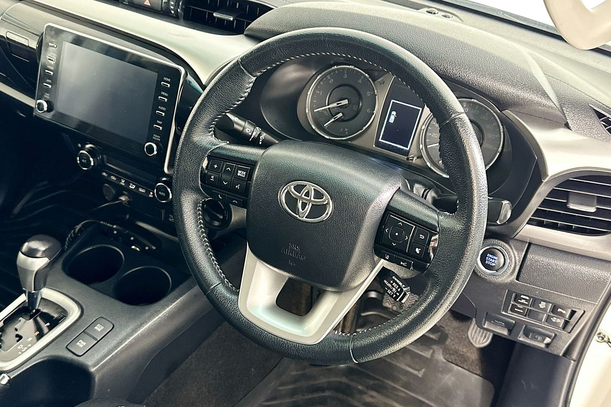 2021 Toyota HILUX SR5 (4x4) GUN126R FACELIFT 4X4