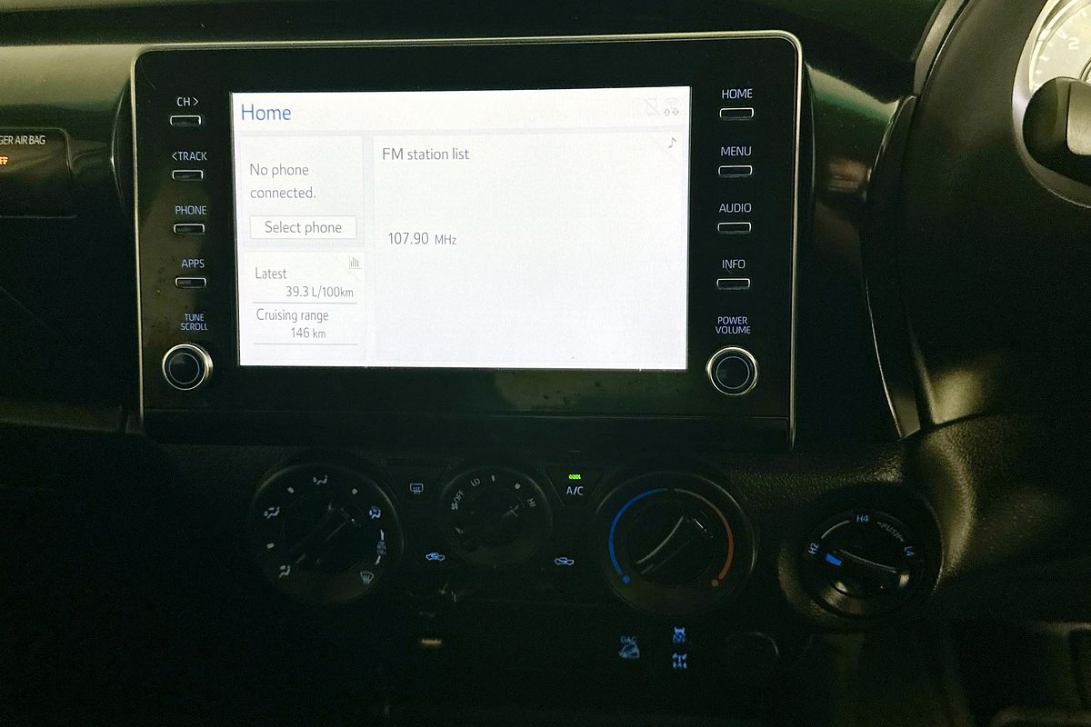 2021 Toyota HILUX SR (4x4) GUN126R FACELIFT 4X4