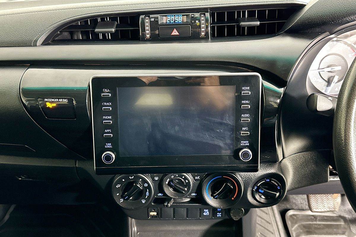 2021 Toyota HILUX SR (4x4) GUN126R FACELIFT 4X4