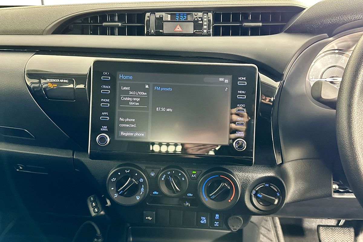 2025 Toyota HILUX SR (4x4) STEEL WHEELS GUN126R RC 4X4