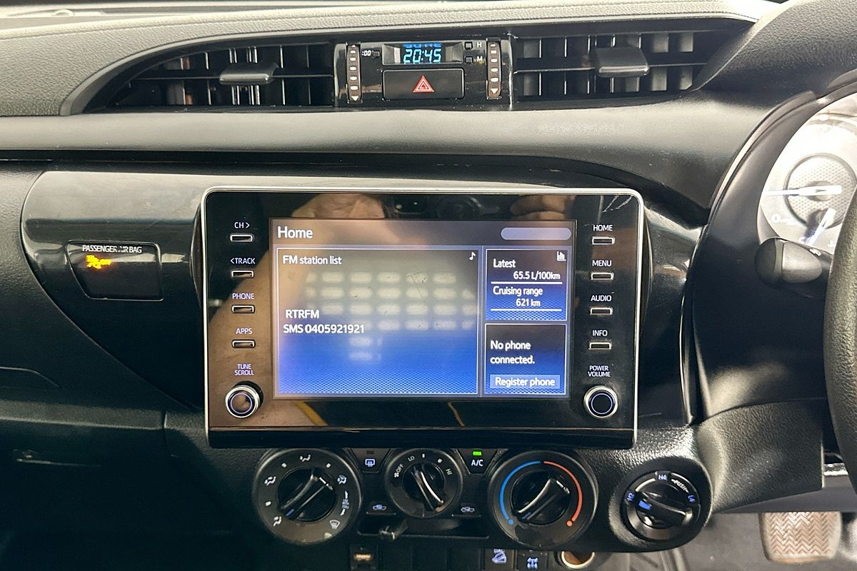 2021 Toyota HILUX SR (4x4) GUN126R FACELIFT 4X4