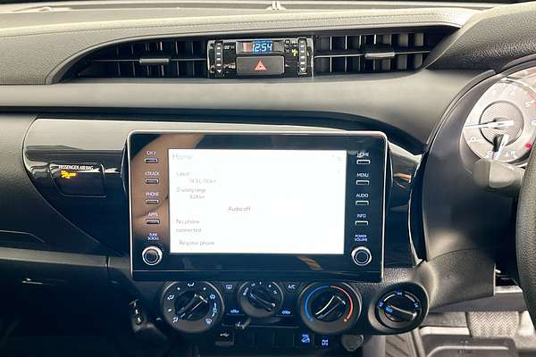 2025 Toyota HILUX SR (4x4) STEEL WHEELS GUN126R RC 4X4