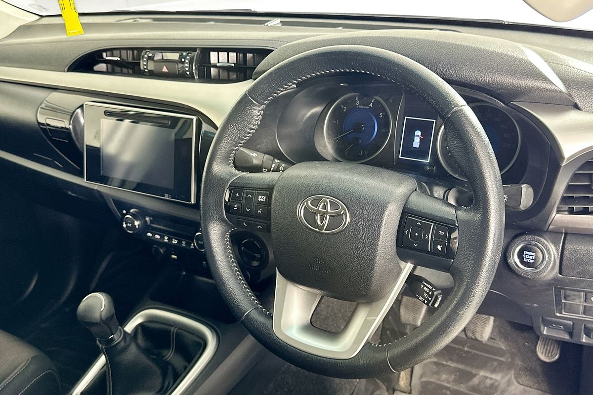 2017 Toyota HILUX SR5 (4x4) GUN126R 4X4
