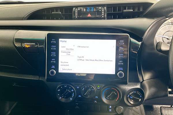 2020 Toyota Hilux SR (4x4) GUN126R FACELIFT 4X4