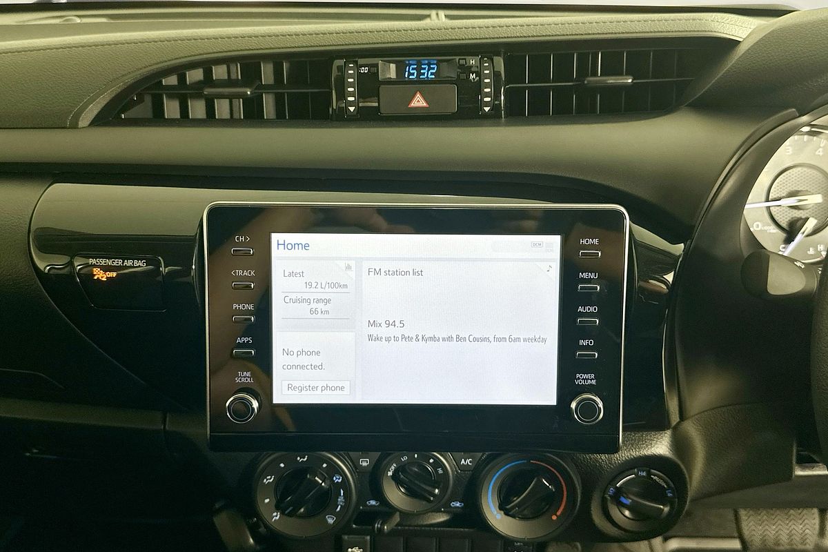 2025 Toyota HILUX SR (4x4) GUN126R RC 4X4