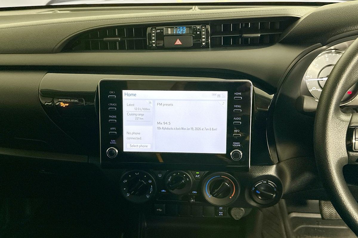 2025 Toyota HILUX SR (4x4) GUN126R RC 4X4