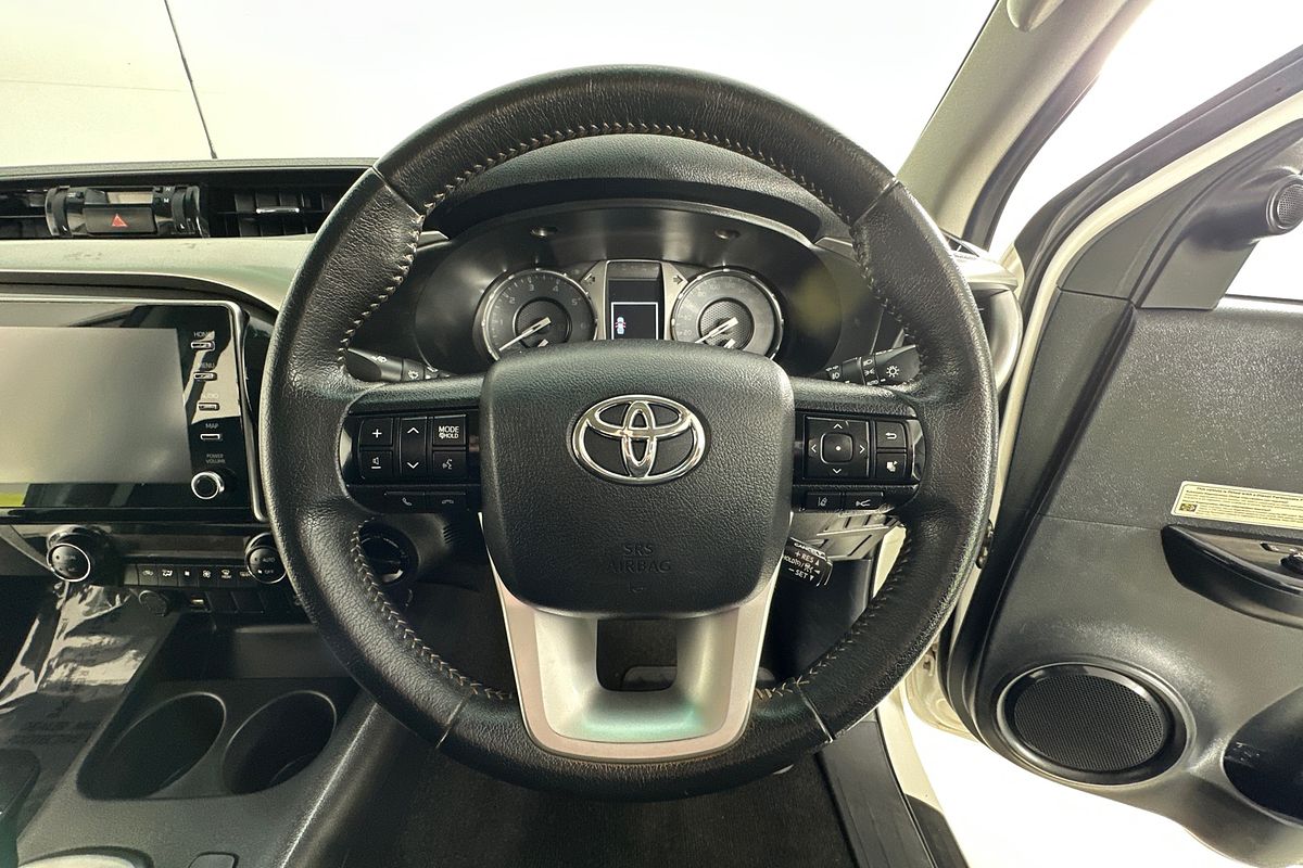 2021 Toyota HILUX SR5 (4x4) GUN126R FACELIFT 4X4
