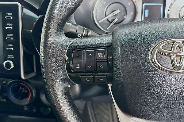 2021 Toyota HILUX SR (4x4) GUN126R FACELIFT 4X4