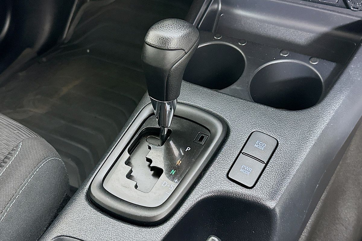 2017 Toyota HILUX SR GUN126R 4X4
