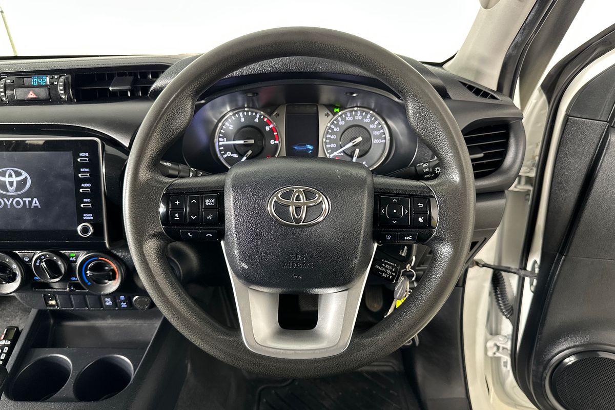 2021 Toyota HILUX SR (4x4) GUN126R FACELIFT 4X4