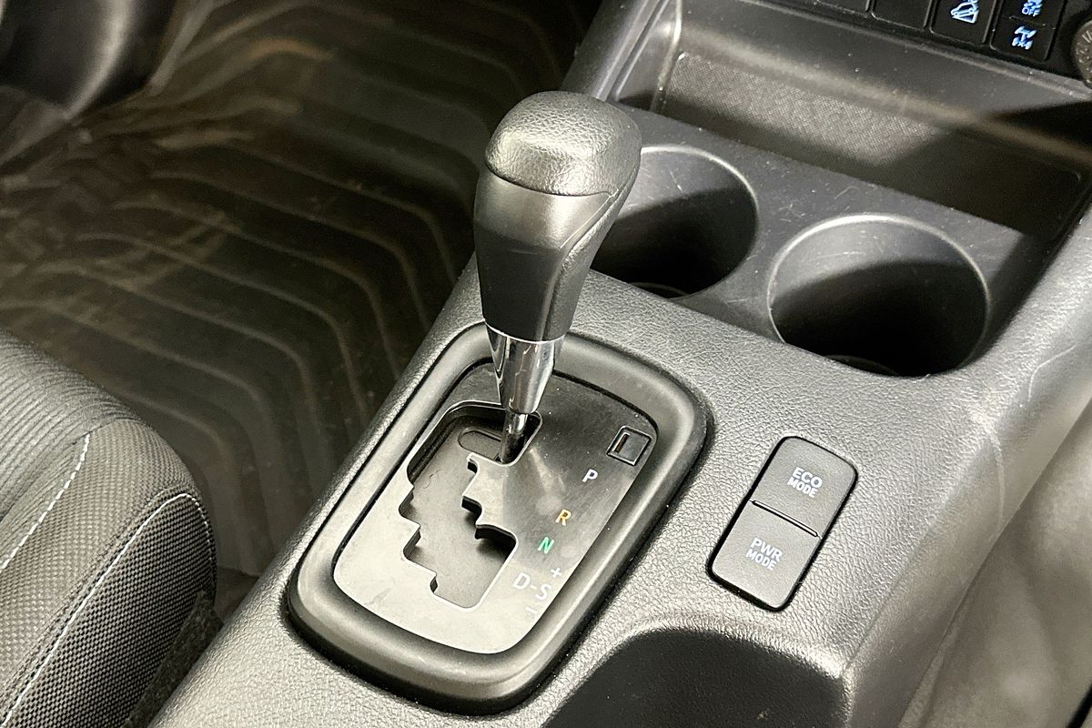 2021 Toyota HILUX SR (4x4) GUN126R FACELIFT 4X4