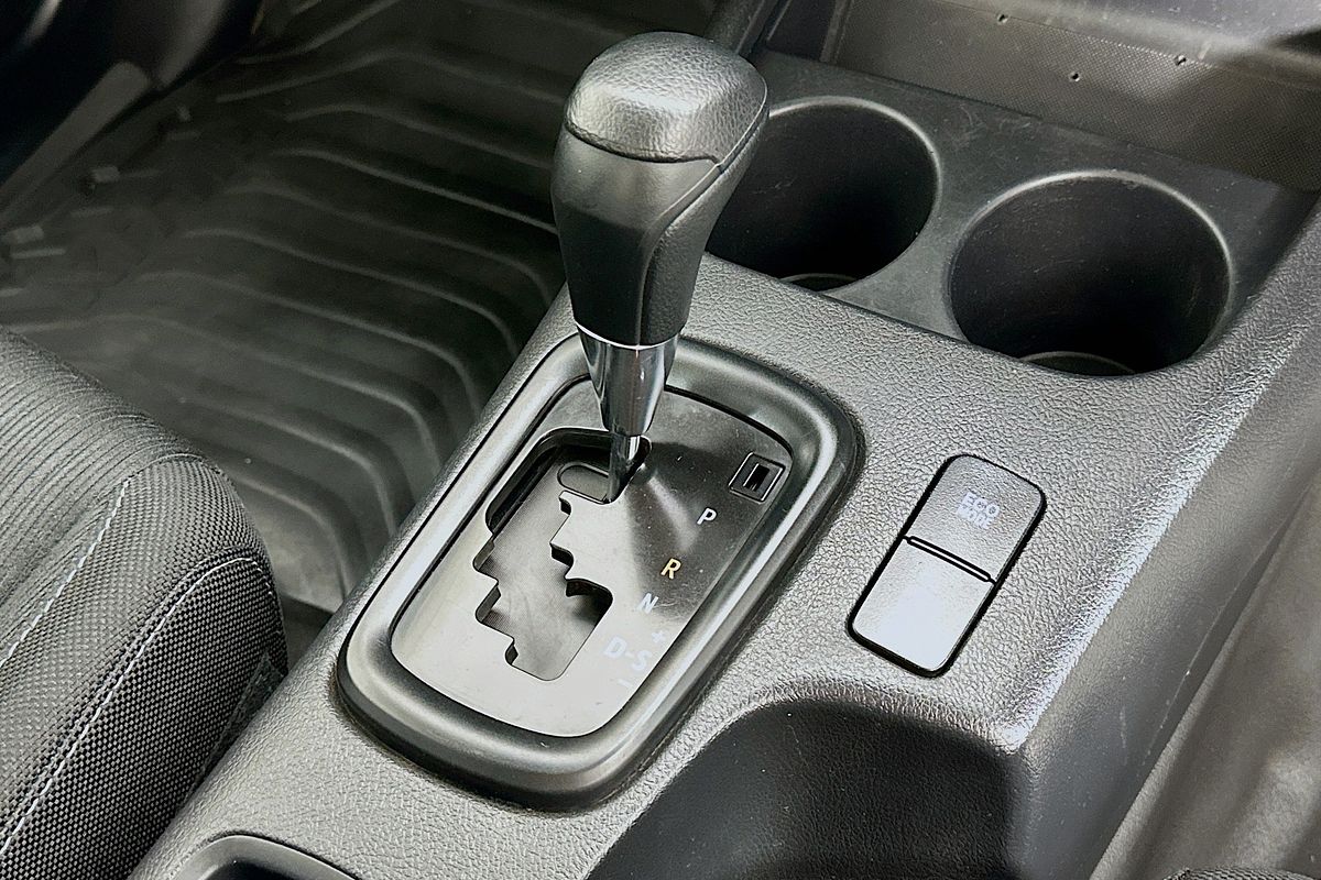 2019 Toyota HILUX SR (4x4) GUN126R MY19 4X4