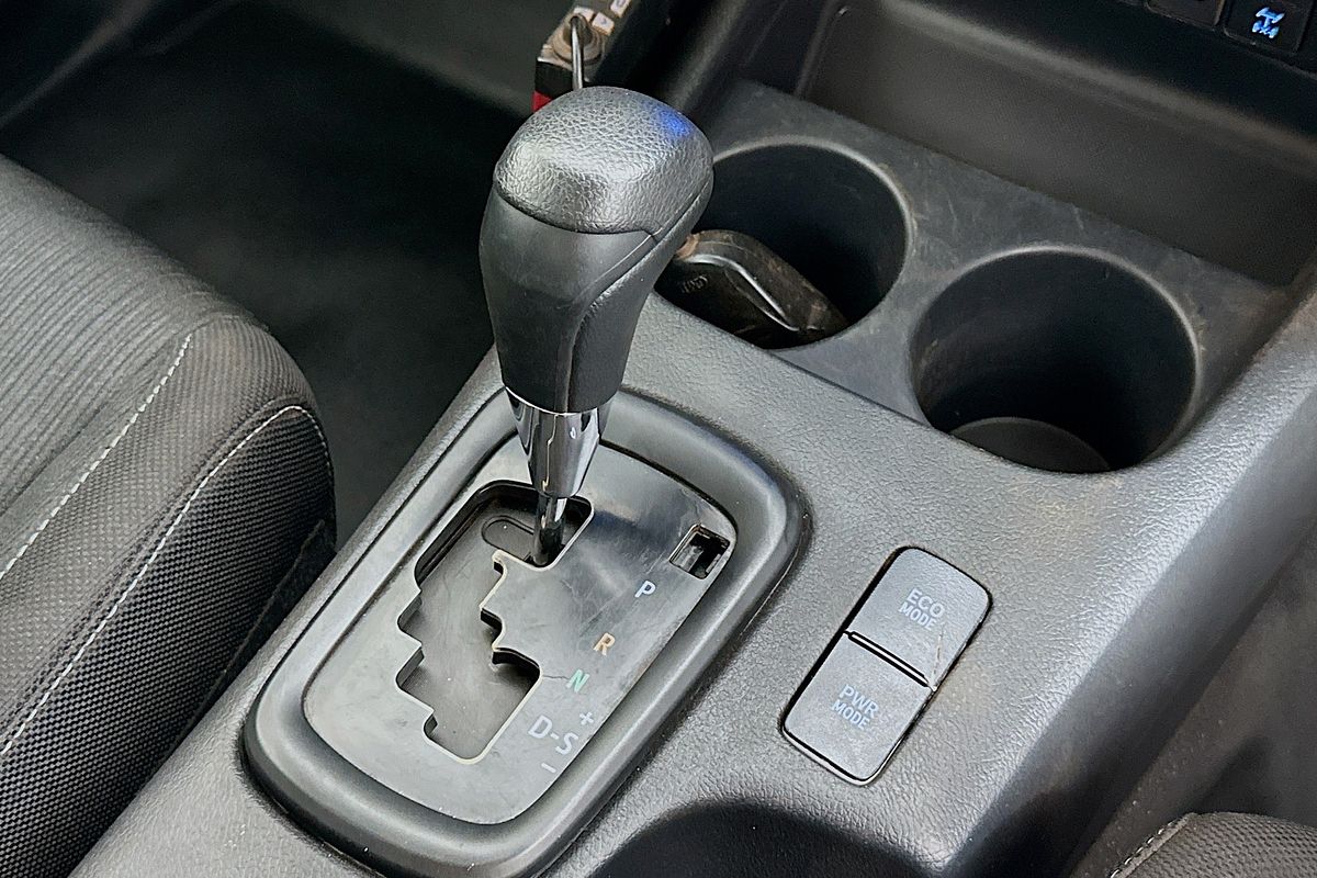 2021 Toyota HILUX SR (4x4) GUN126R FACELIFT 4X4