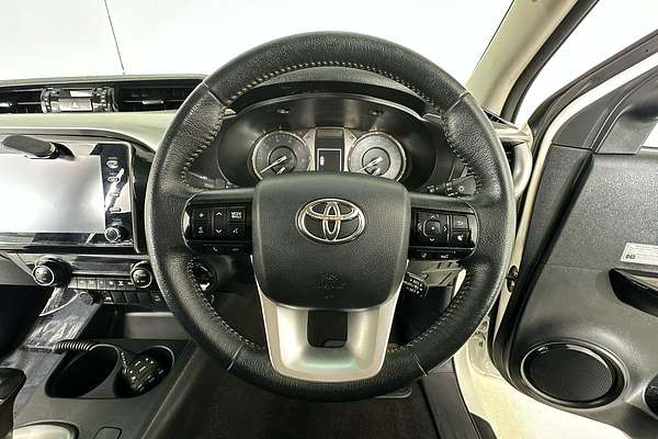 2021 Toyota HILUX SR5 (4x4) GUN126R 4X4
