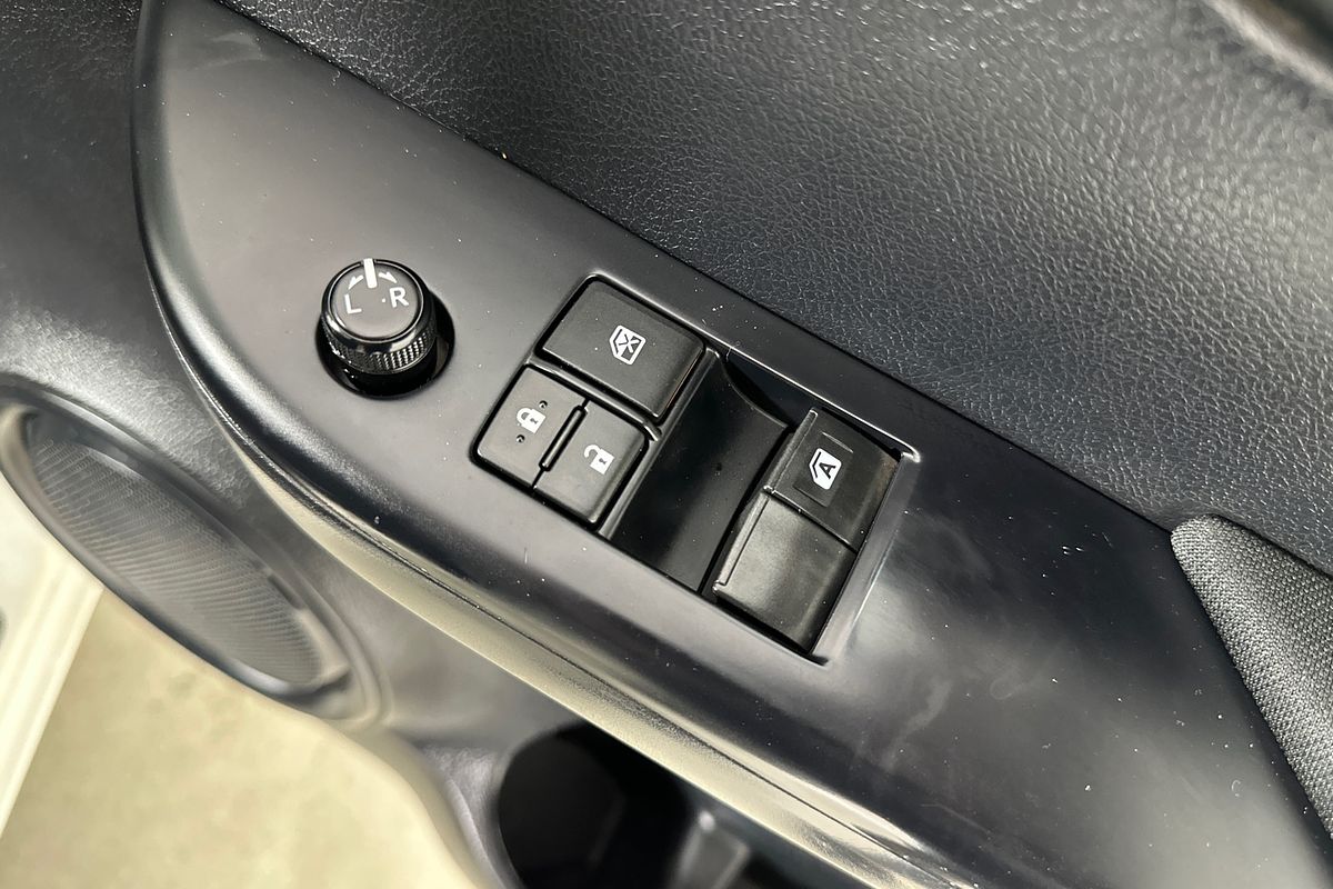 2018 Toyota HILUX WORKMATE GUN122R MY17 REAR WHEEL DRIVE