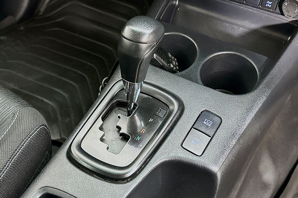 2021 Toyota HILUX SR (4x4) GUN126R FACELIFT 4X4