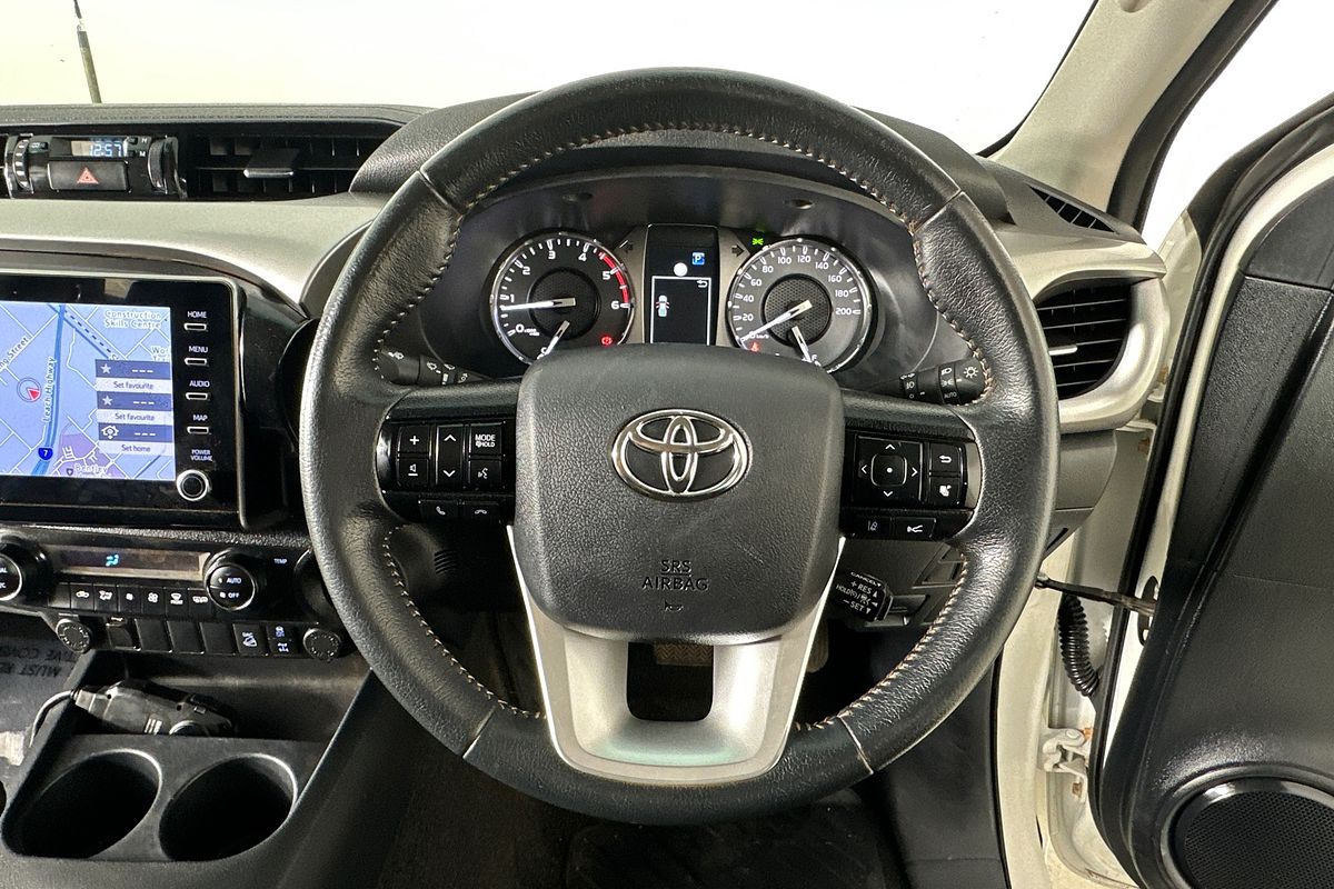 2021 Toyota HILUX SR5 (4x4) GUN126R FACELIFT 4X4