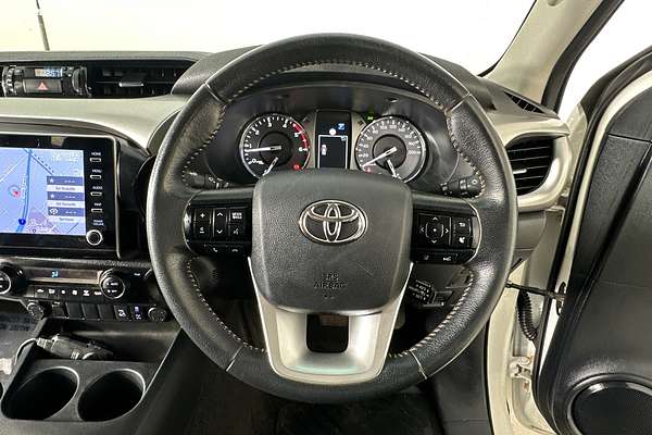 2021 Toyota HILUX SR5 (4x4) GUN126R FACELIFT 4X4