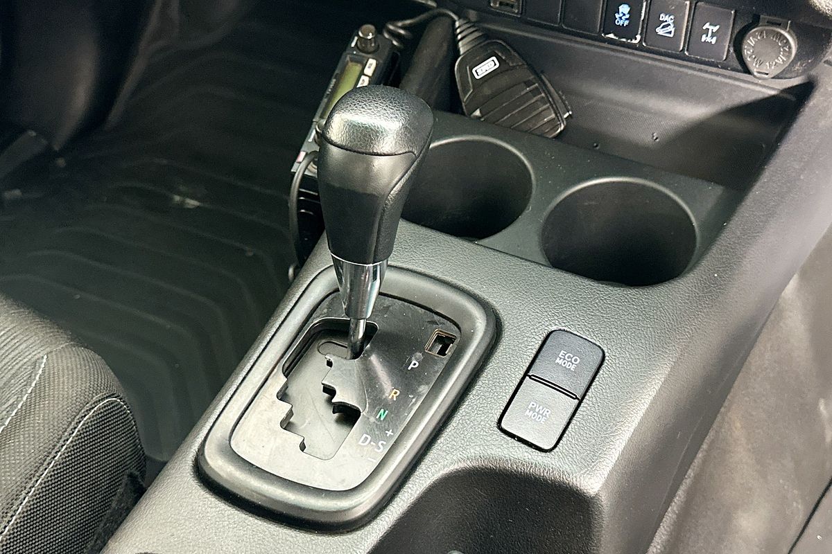 2020 Toyota HILUX SR (4x4) GUN126R MY19 UPGRADE 4X4
