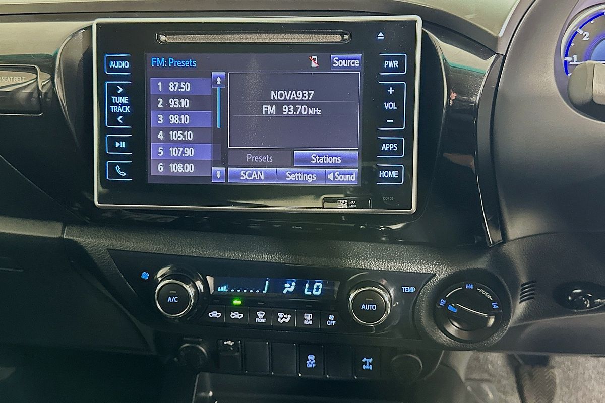 2016 Toyota HILUX SR5 (4x4) GUN126R 4X4
