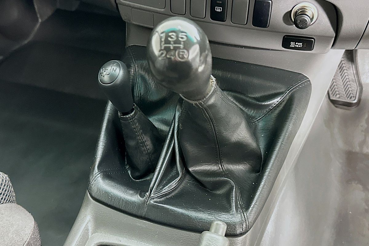 2013 Toyota HILUX SR (4x4) KUN26R MY14 4X4