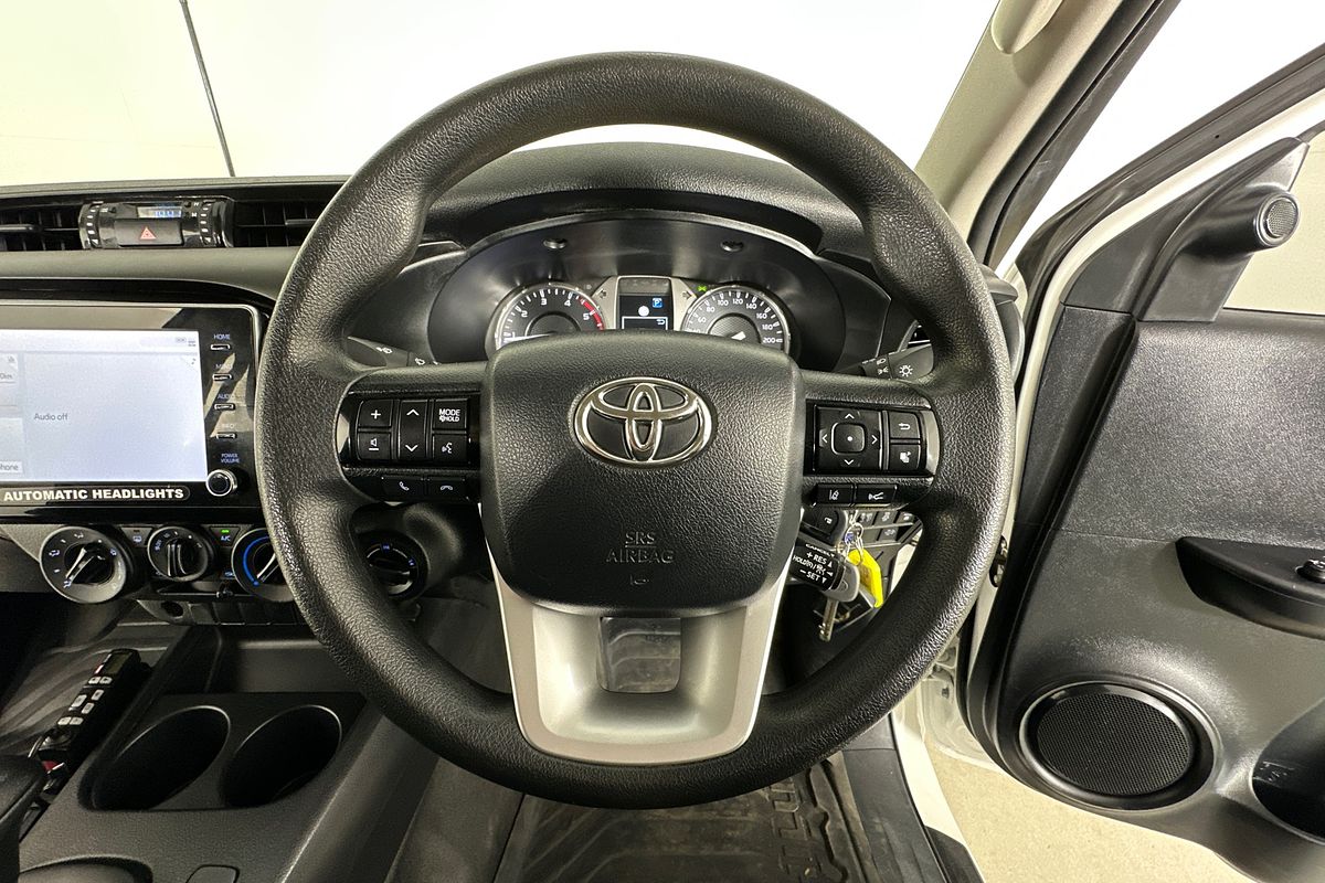 2022 Toyota HILUX SR (4x4) STEEL WHEELS GUN126R 4X4
