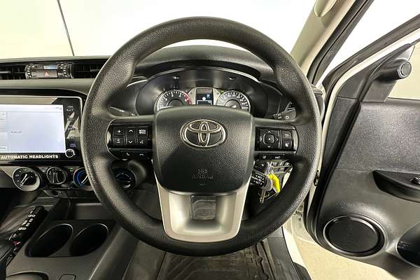 2022 Toyota HILUX SR (4x4) STEEL WHEELS GUN126R 4X4