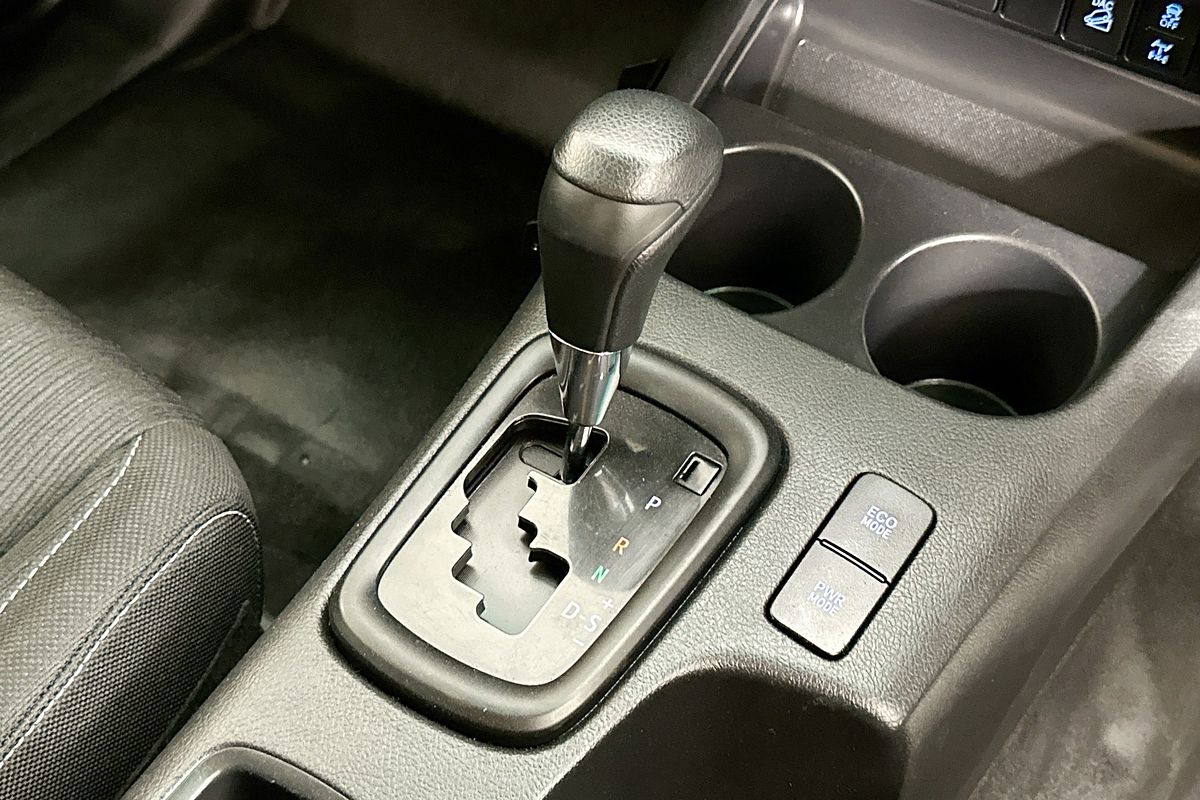 2021 Toyota HILUX SR (4x4) GUN126R FACELIFT 4X4