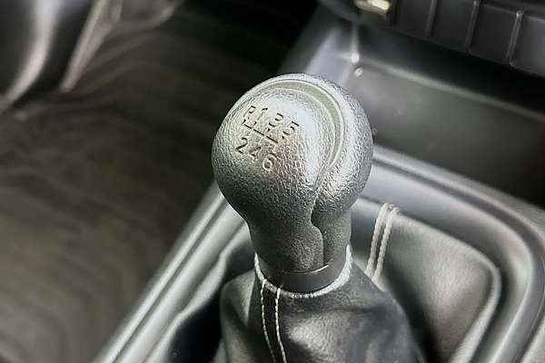 2023 Toyota HILUX SR (4x4) GUN126R 4X4