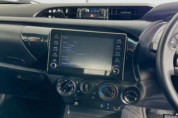 2020 Toyota HILUX SR (4x4) GUN126R FACELIFT 4X4