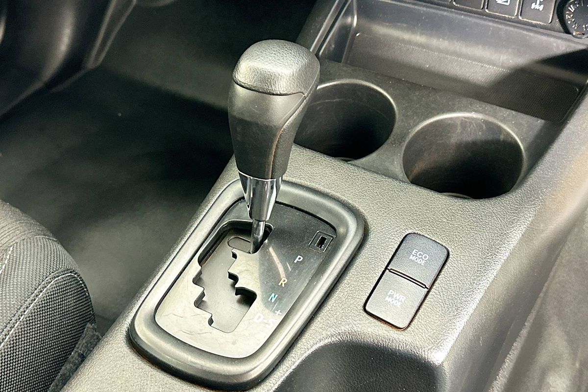 2018 Toyota HILUX SR (4x4) GUN126R MY17 4X4
