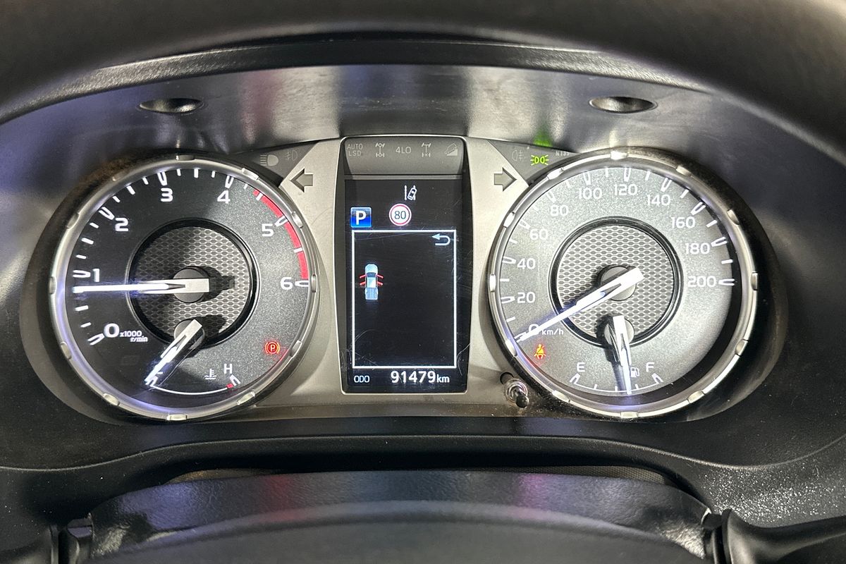 2020 Toyota HILUX SR (4x4) GUN126R FACELIFT 4X4