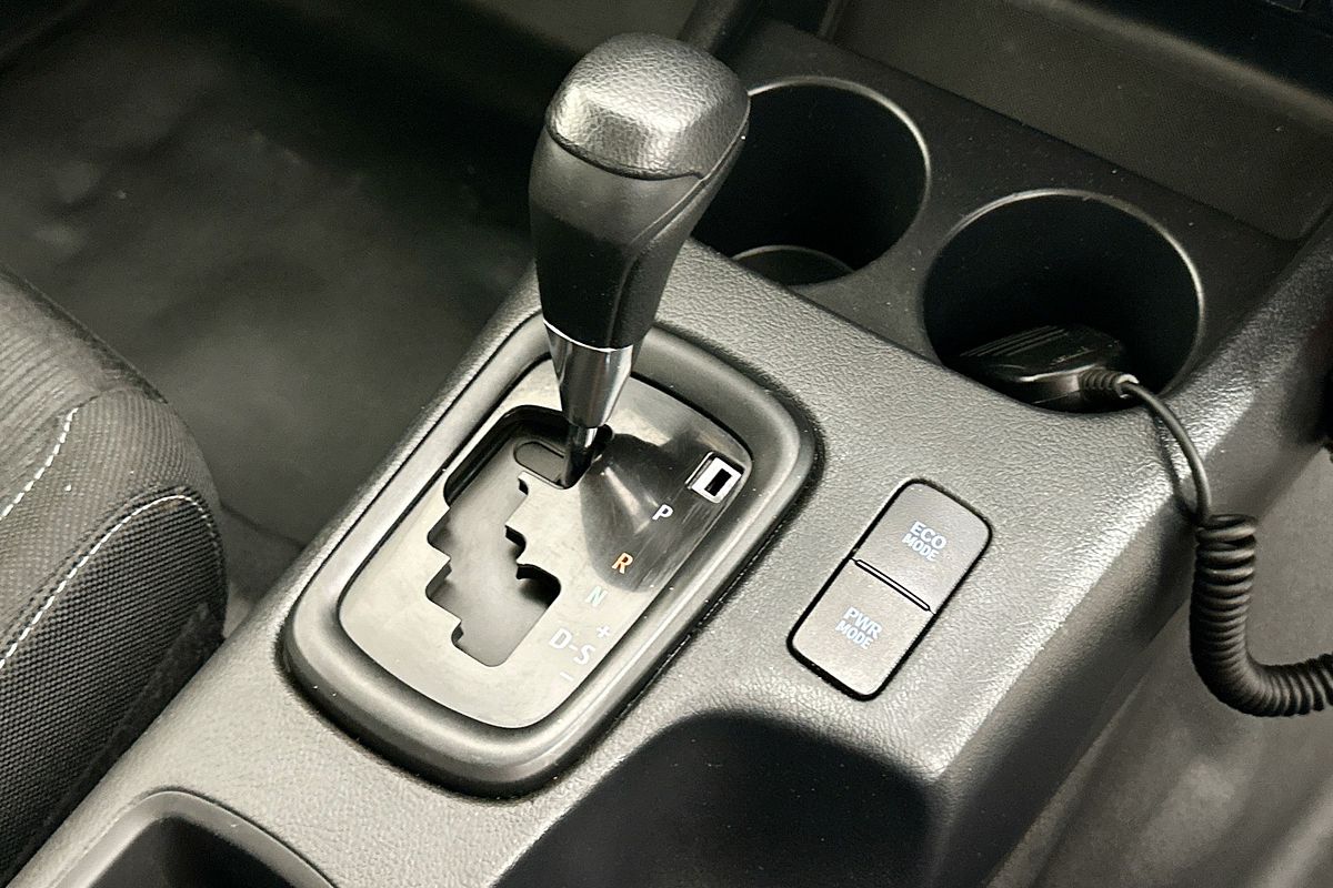 2019 Toyota HILUX SR (4x4) GUN126R MY19 4X4