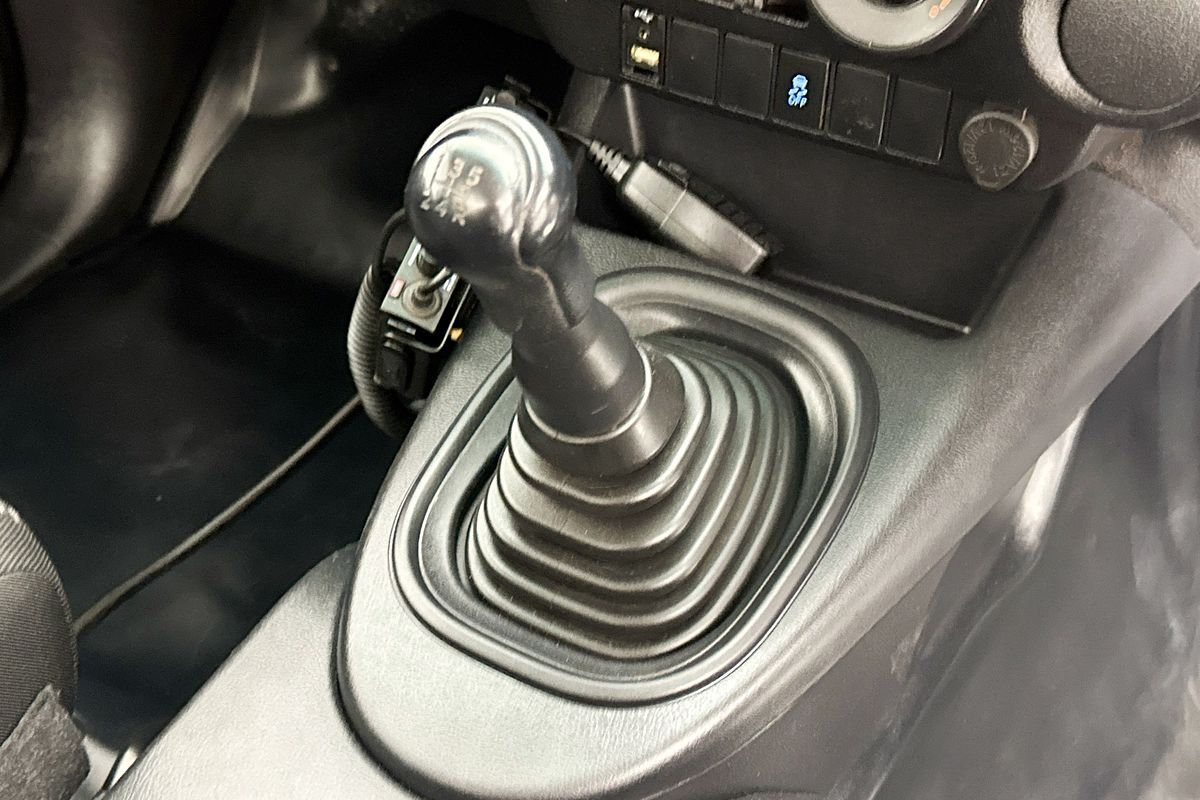 2018 Toyota HILUX WORKMATE GUN122R MY17 REAR WHEEL DRIVE
