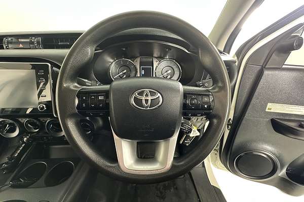 2020 Toyota HILUX SR (4x4) GUN126R FACELIFT 4X4