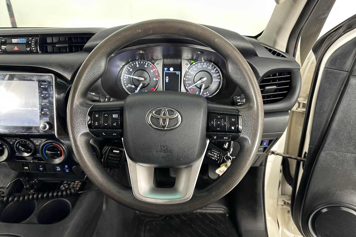 2020 Toyota HILUX SR (4x4) GUN126R FACELIFT 4X4