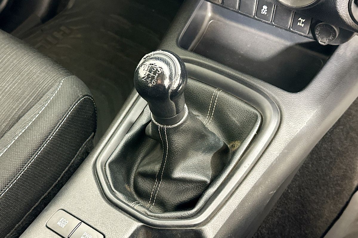 2018 Toyota HILUX SR (4x4) GUN126R MY17 4X4