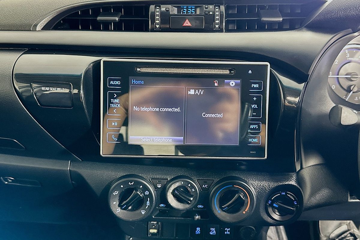 2018 Toyota HILUX SR (4x4) GUN126R MY19 4X4