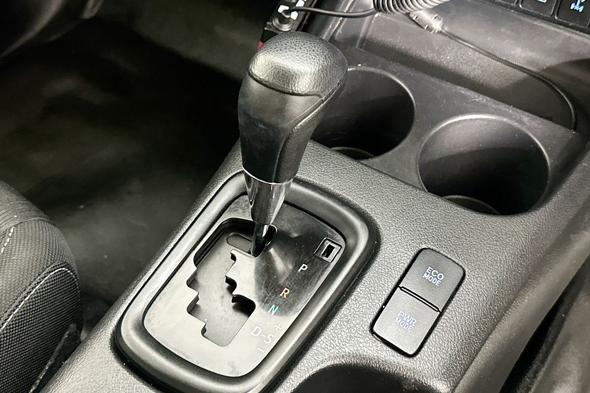 2019 Toyota HILUX SR (4x4) GUN126R MY19 4X4