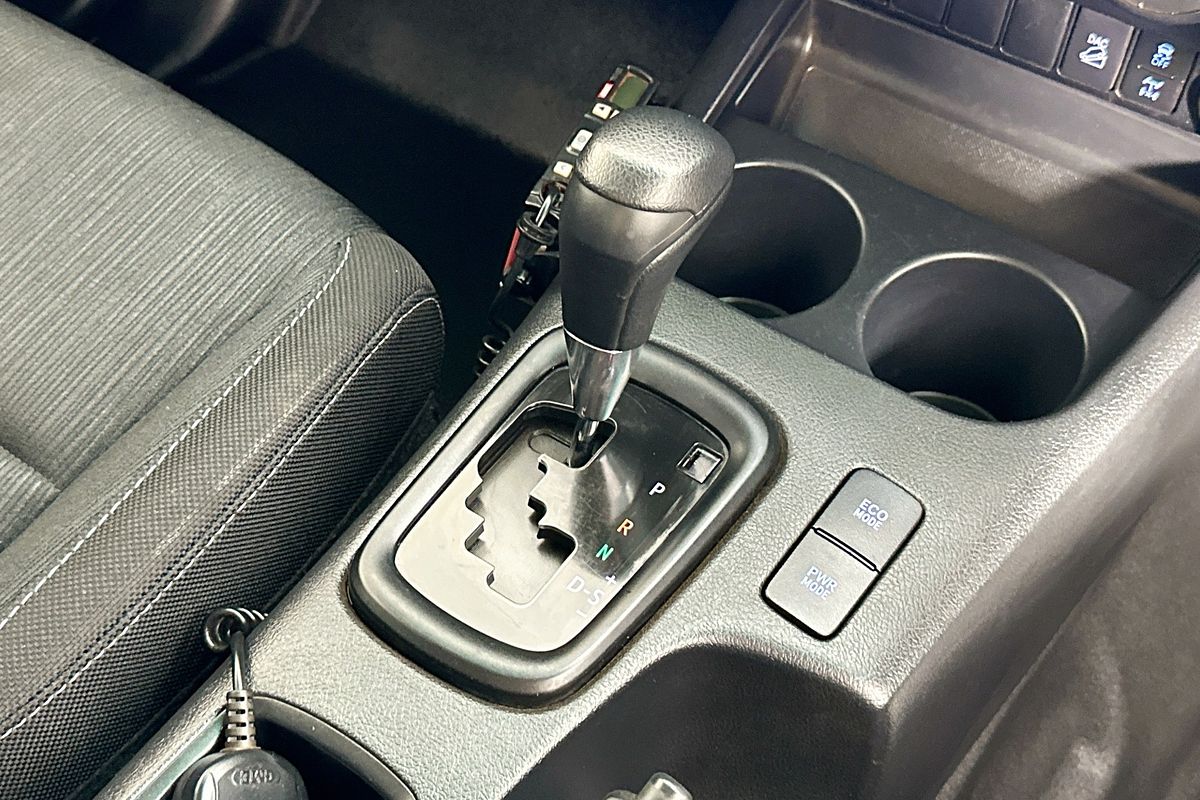 2021 Toyota HILUX SR (4x4) GUN126R FACELIFT 4X4