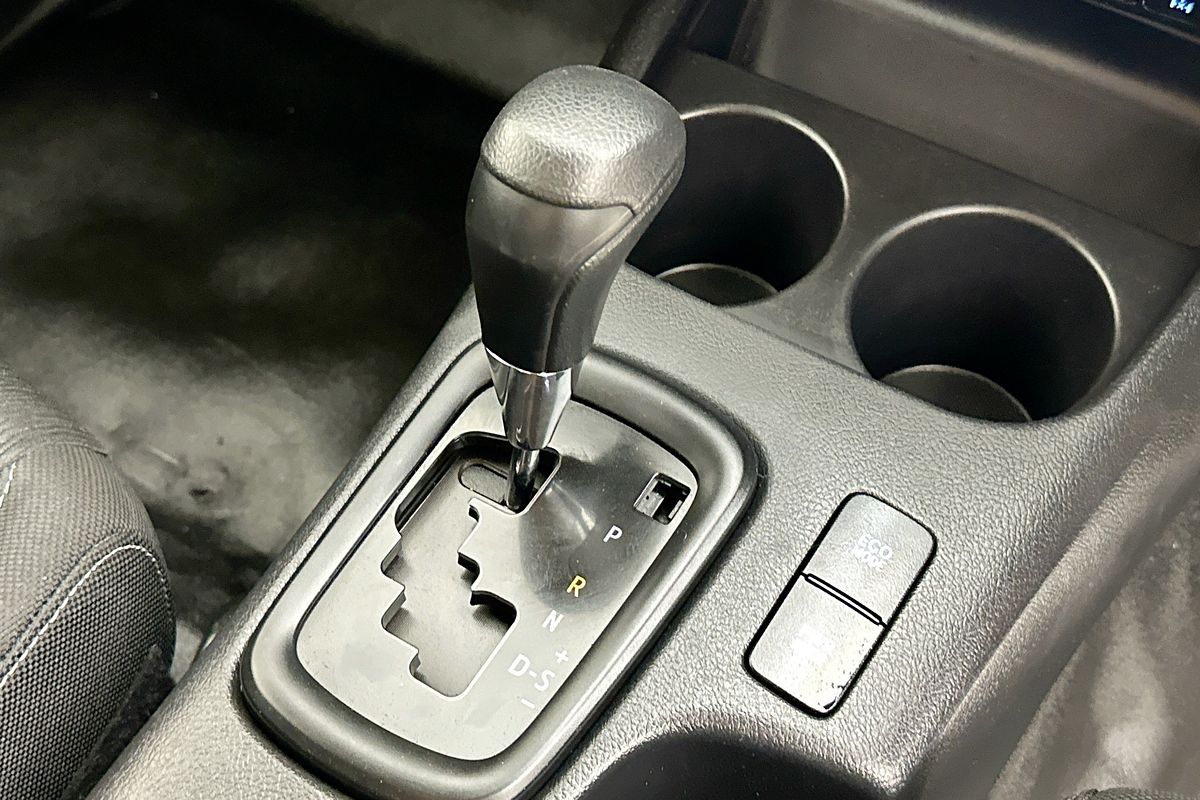 2021 Toyota HILUX SR (4x4) GUN126R FACELIFT 4X4