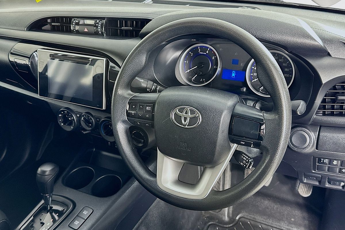 2017 Toyota HILUX SR (4x4) GUN126R 4X4